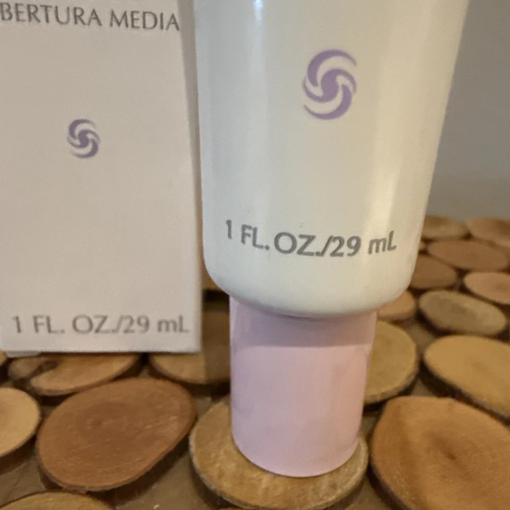 Mary Kay Medium Coverage‎ Liquid Foundation Bronze 808 364300 Pink Cap NIB